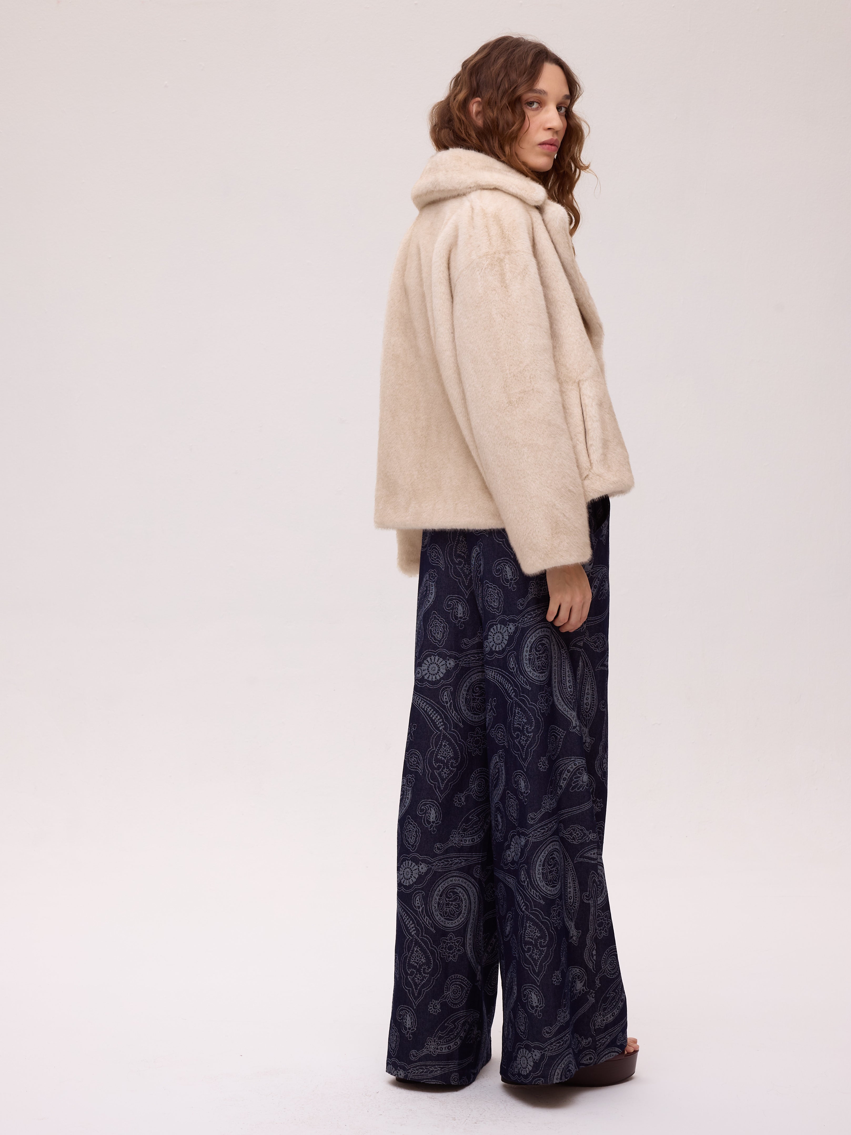 EARTH DENIM PANT - Pantalón vaquero wide leg, para invitadas que buscan algo diferente. MIOH es la marca española de moda de boda y fiesta más buscada