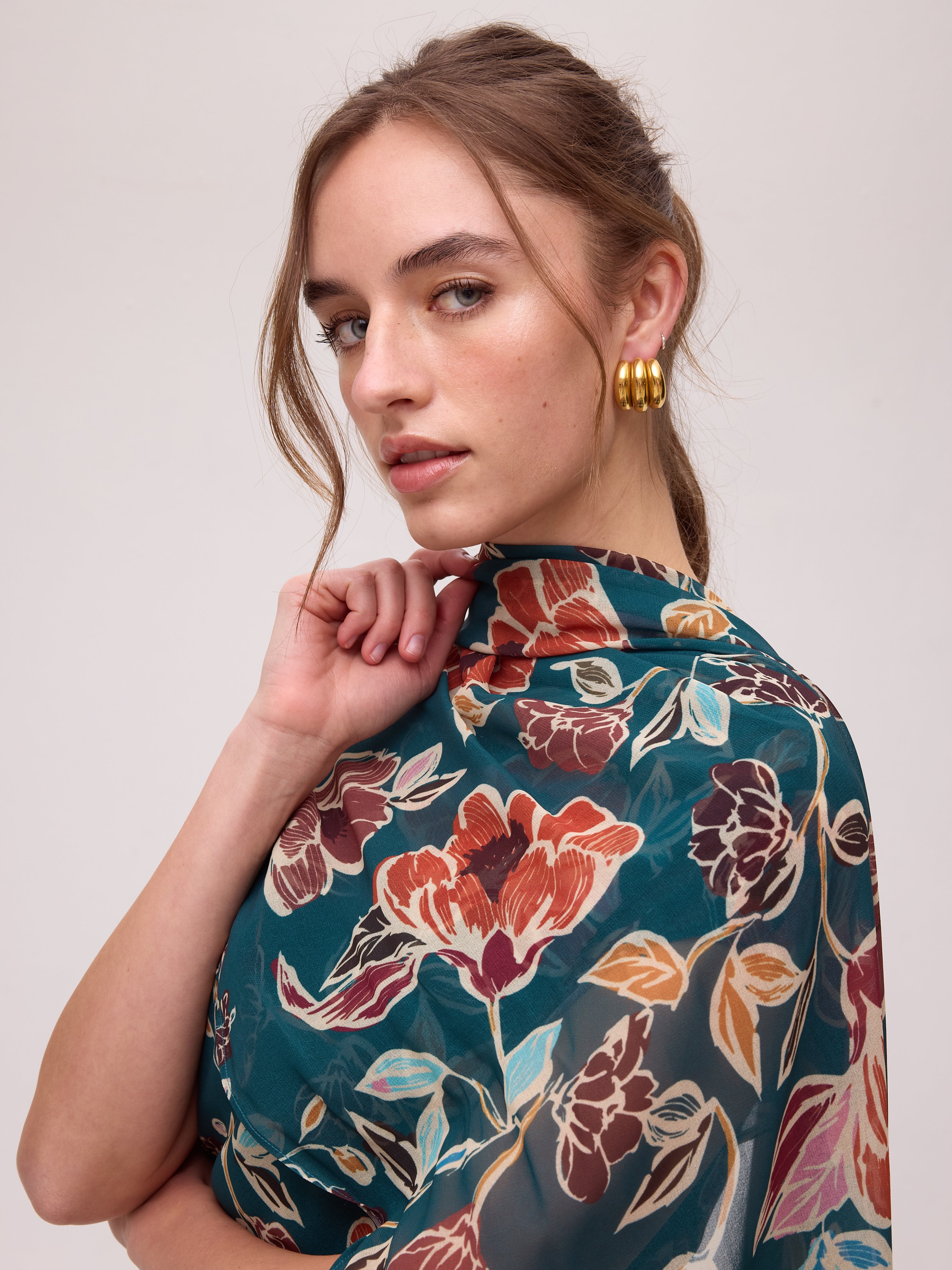 ETOILE FLOWERS - Vestido largo gasa estampado flores, ideal como vestido de fiesta para bodas de tarde, bautizos, comuniones y graduaciones. Moda de invitada hecha en España