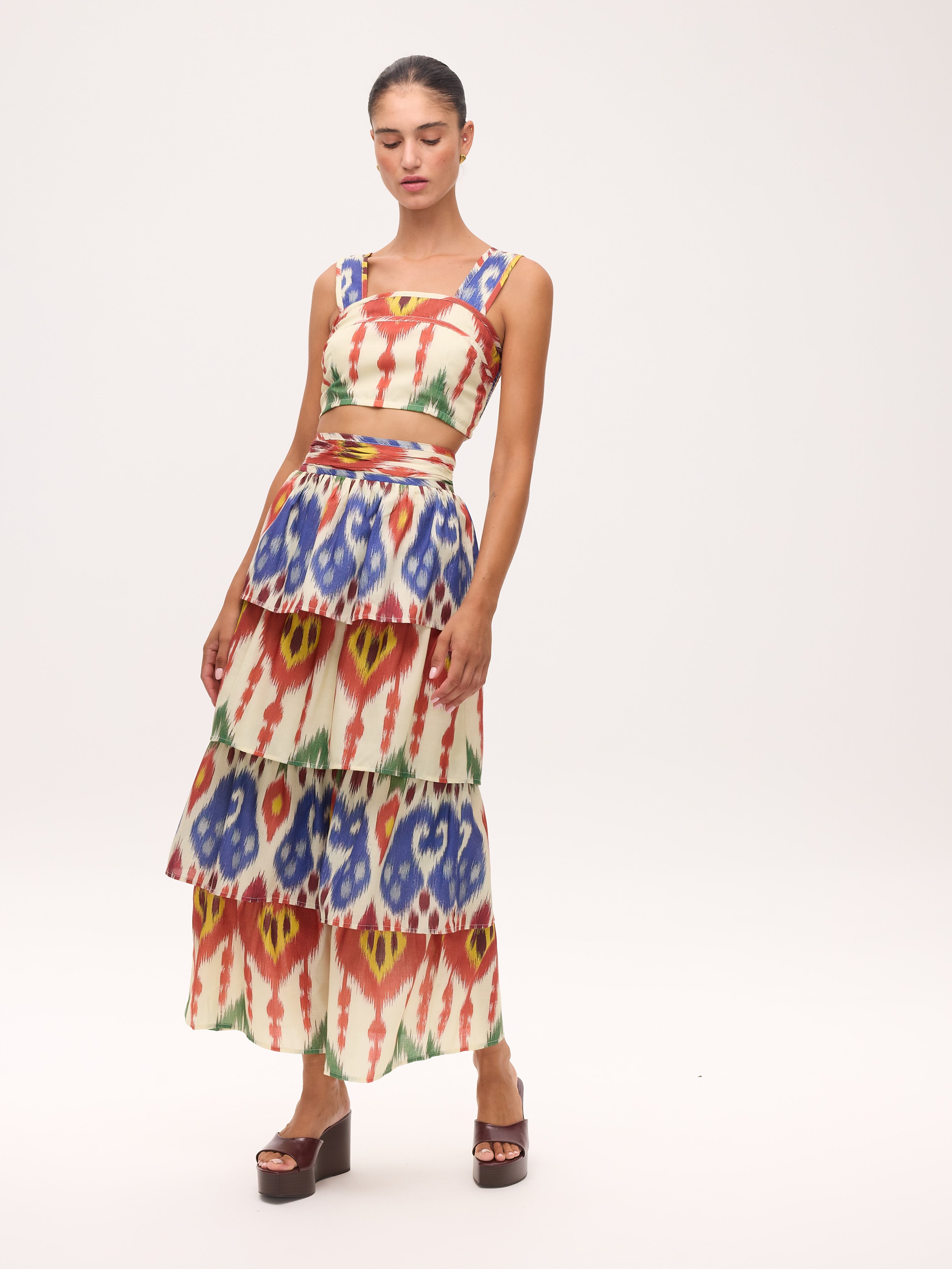 TITANIA IKAT - Conjunto Ikat multicolor, perfecto para invitadas de boda y fiesta spring summer. MIOH es la marca que eligen las influencers de España para sus eventos, como bodas y fiestas