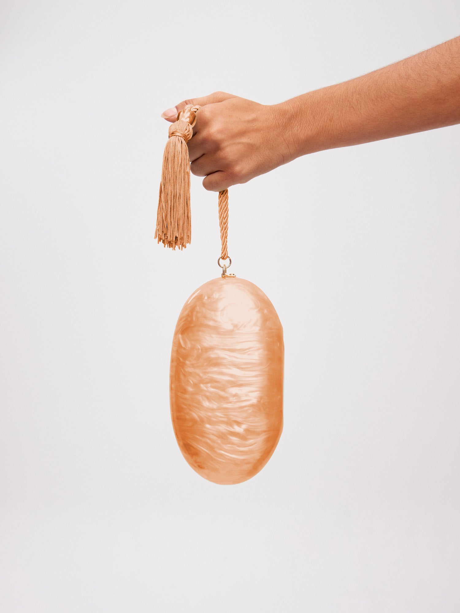 mioh | BOMBON PEACH - Bolso naranja para invitada de boda y fiesta