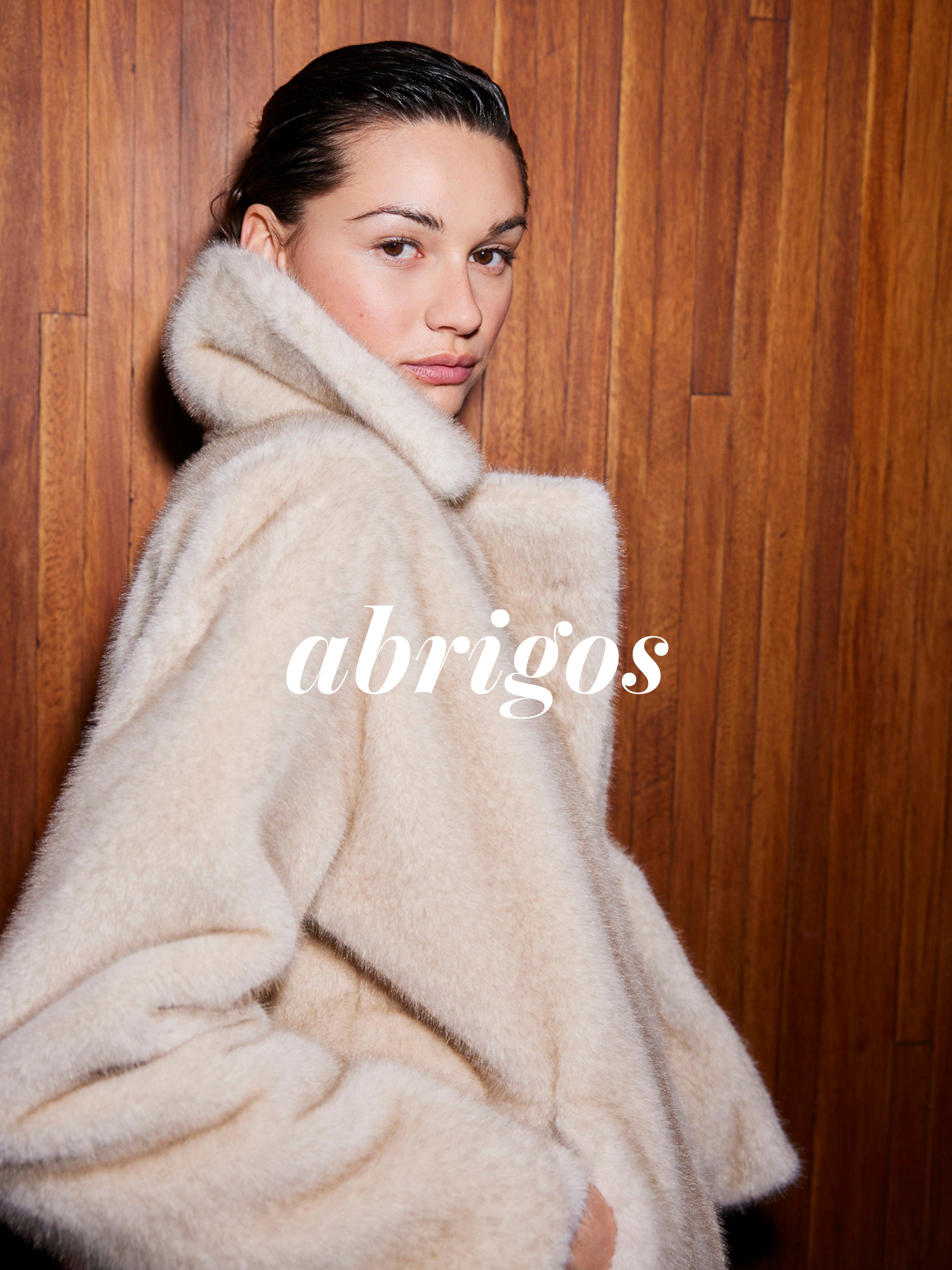 MIOH - Los abrigos de pelo faux fur y chaquetas ecopiel vegana más de moda entre instagramers y famosas.  Los abrigos de pelo sintético están que lo petan. Marca española más de moda