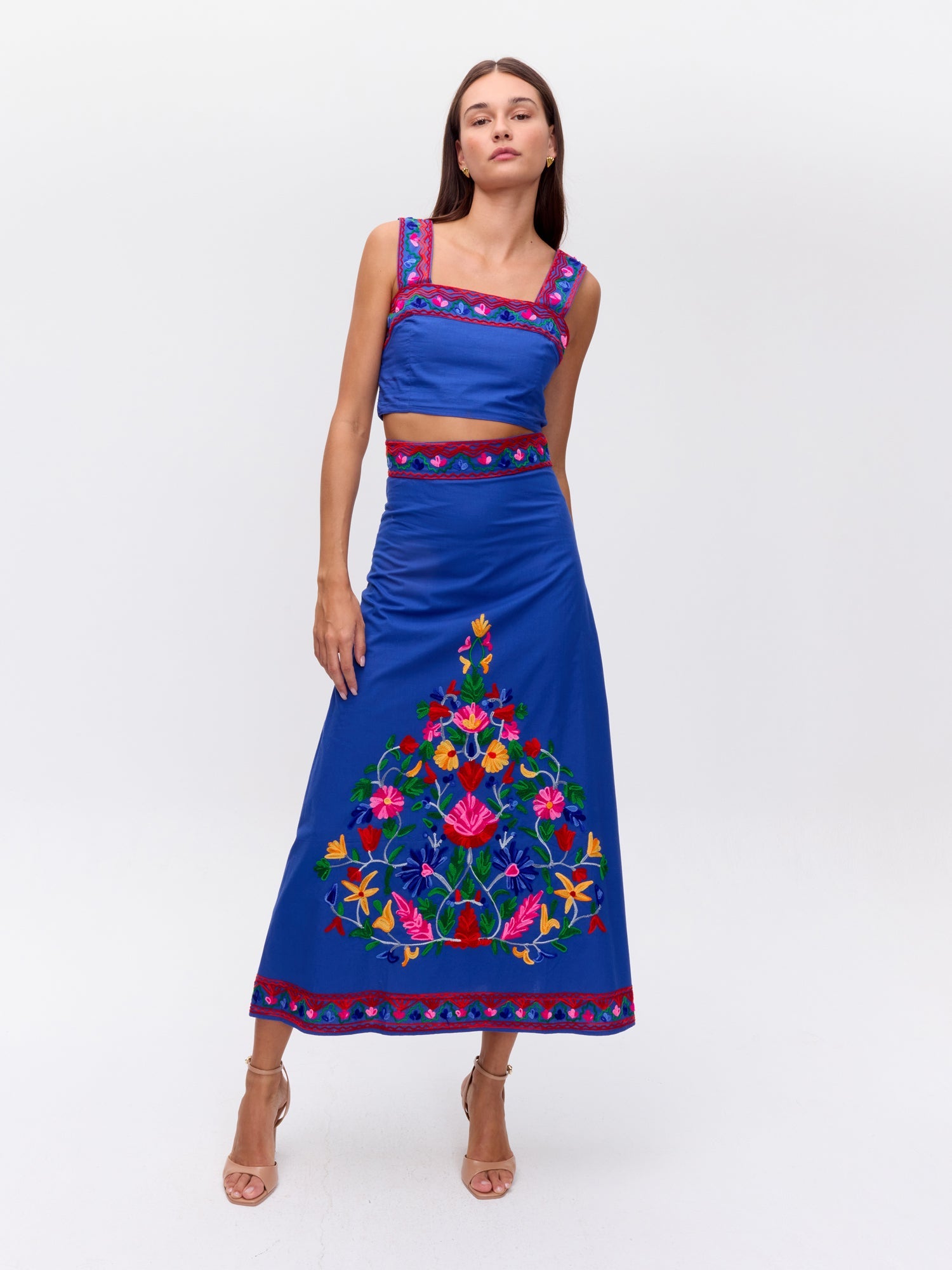 MIOH | CACAO TOP BLUE - Crop top bordado azul para invitada de boda