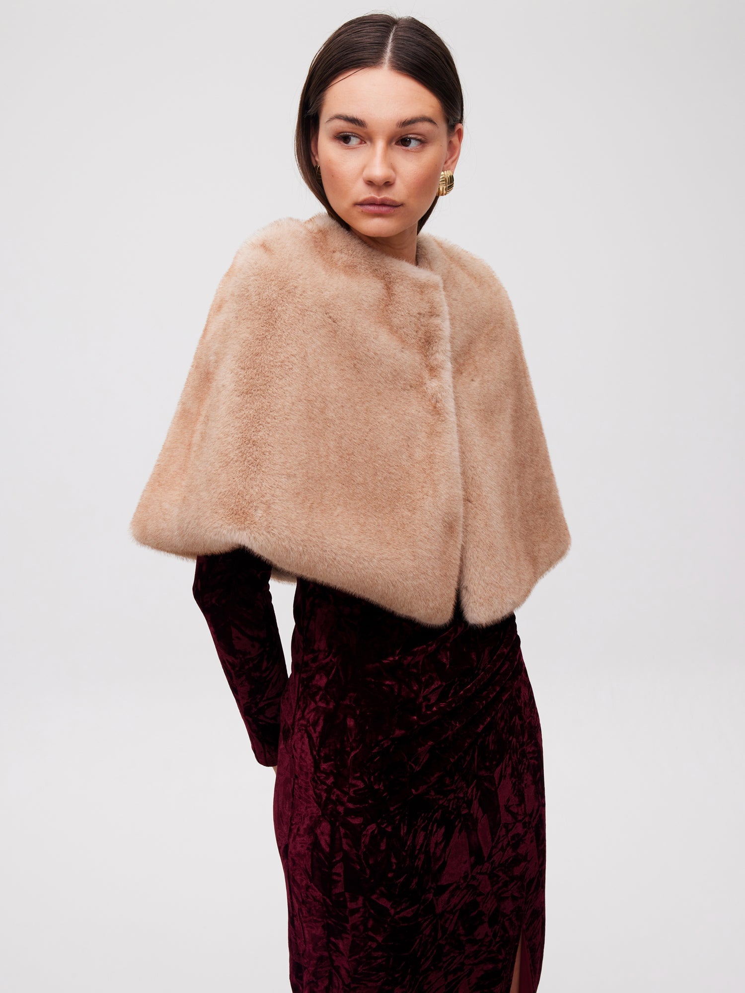 mioh | CINEMA ECRU - Capa pelo faux fur ecru