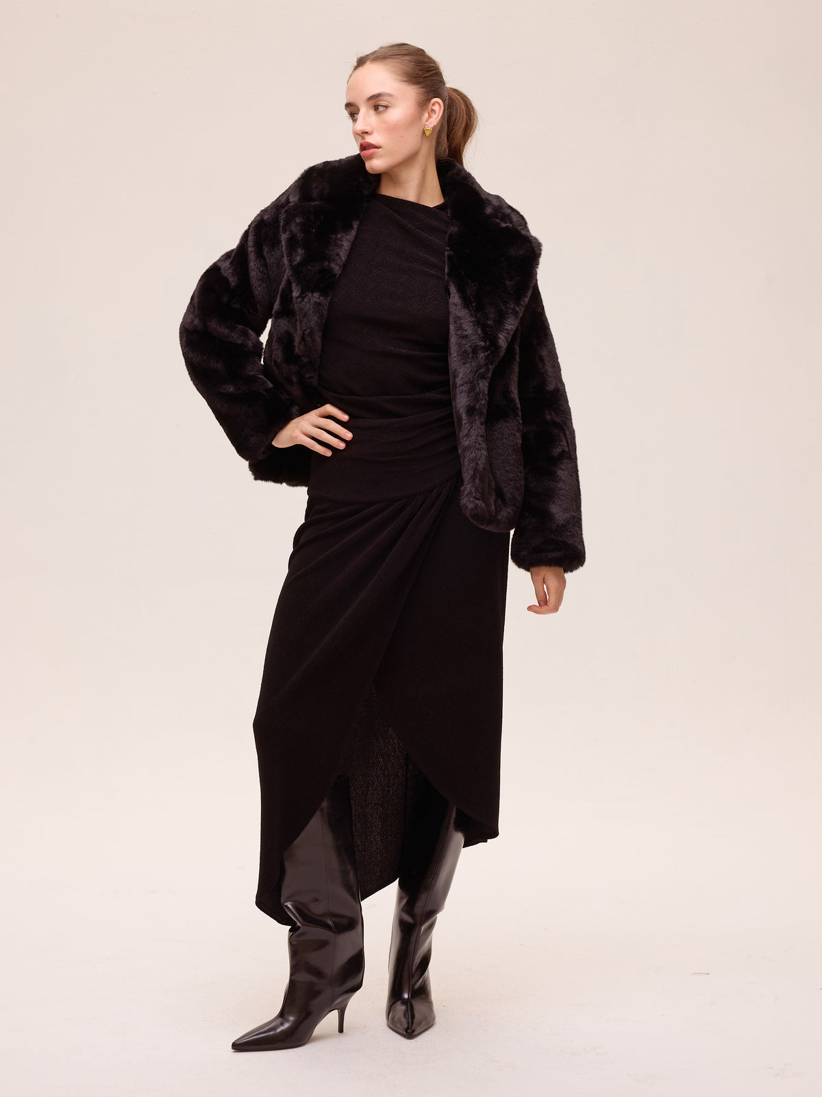 mioh | FREEWAY BLACK - Abrigo corto faux fur de MIOH