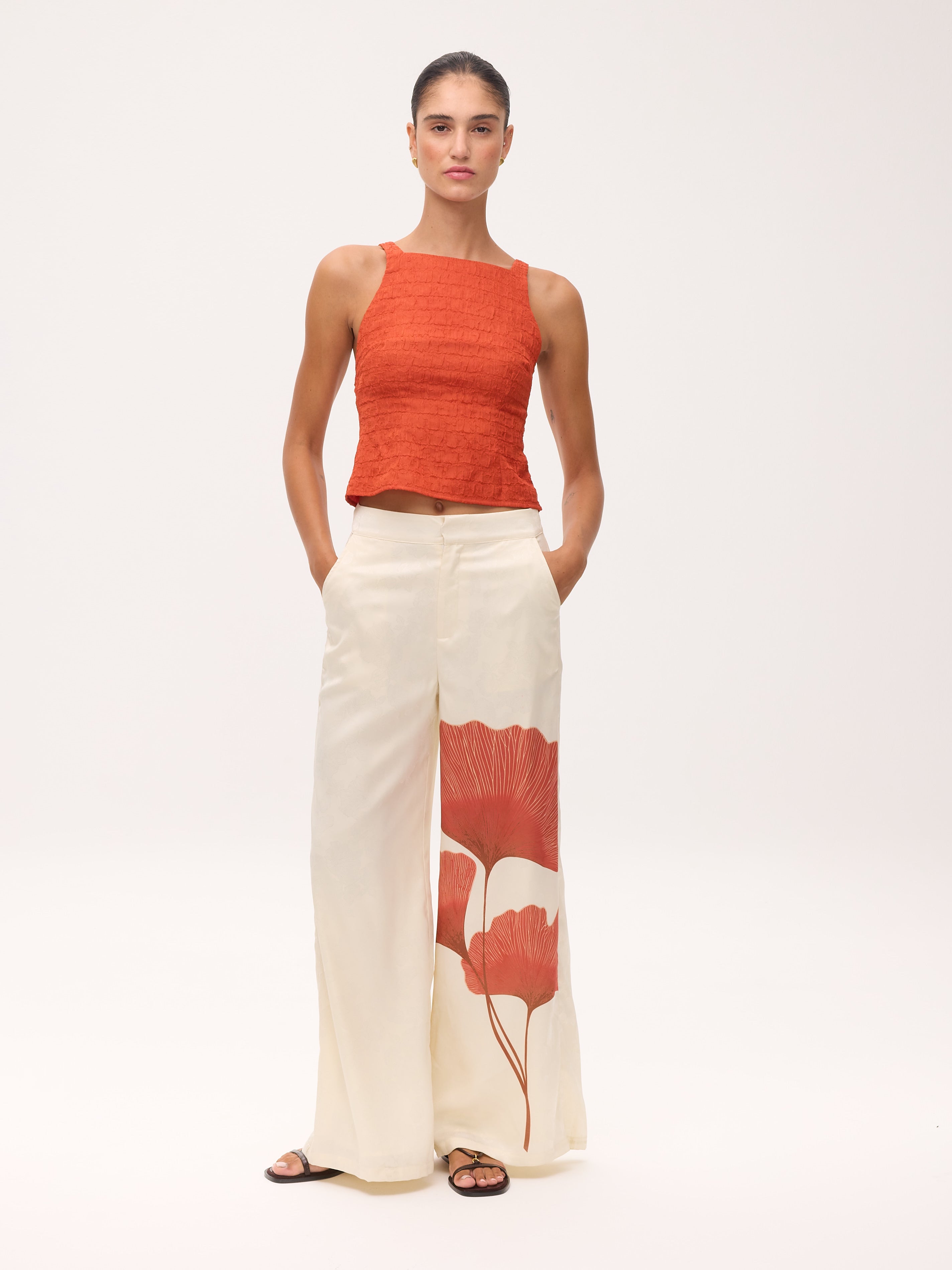 LEAR PANTS - Pantalones anchos jacquard tejido Ginko, de fiesta e invitada de boda y evento primavera verano. MIOH es la marca española de vestidos de fiesta mas de moda, preferida por influencers y famosas de España
