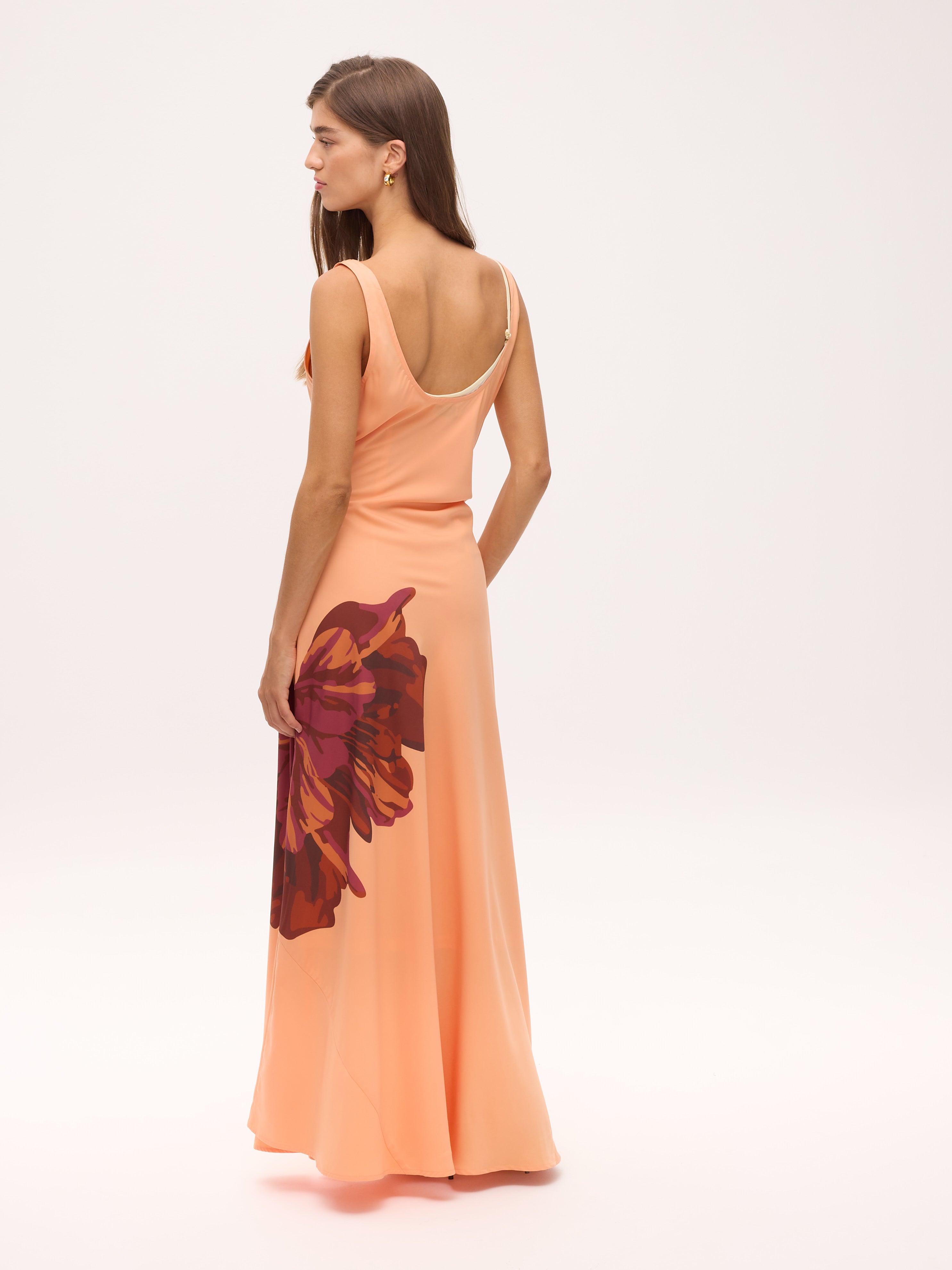 MARCIA MAXI - Vestido escote cascada estampado maxi flor, para ser la invitada de boda perfecta y fiesta esta primavera verano. MIOH es la marca española de vestidos de fiesta para invitadas de boda más de moda en España
