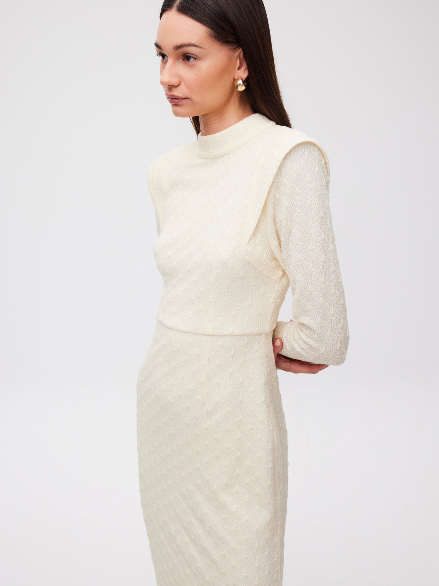 mioh | MUSEUM WHITE - Vestido midi hombreras punto blanco