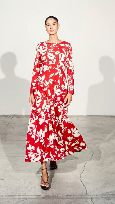 CORDELIA RED - Vestido largo rojo con flores blancas, para invitadas de boda, fiesta y eventos de primvera y verano. MIOH es la marca española de vestidos de fiesta mas de moda, preferida por influencers y famosas de España