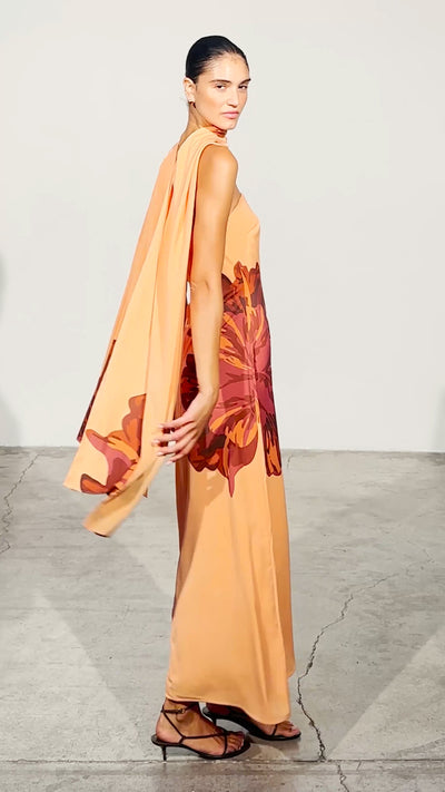 HELENA MAXI - Vestido palabra de honor maxi flor, perfecto para invitadas de boda y fiesta spring summer. MIOH es la marca que eligen las influencers de España para sus eventos, como bodas y fiestas