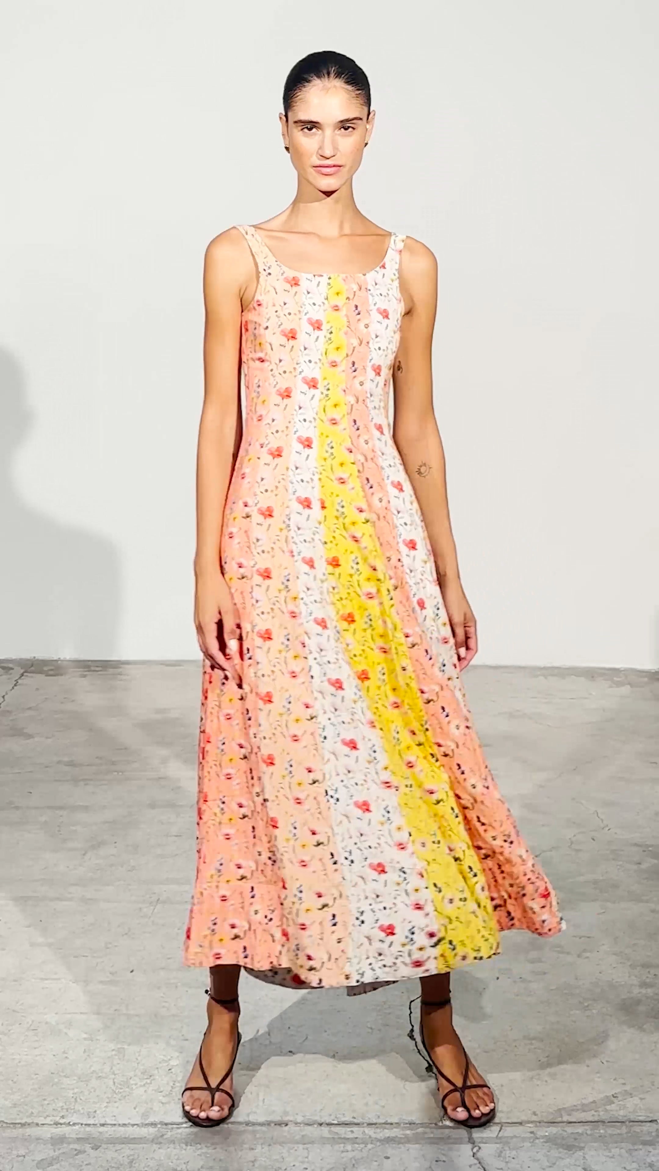 OTHELLO STRIPES - Vestido largo multicolor con paneles florales, para invitadas de boda, fiesta y eventos de primvera y verano. MIOH es la marca española de vestidos de fiesta para invitadas de boda más de moda en España